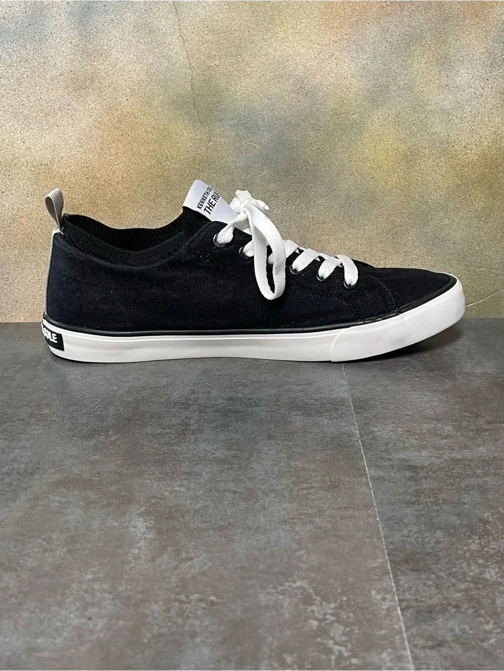 Kenneth Cole The Run Black Canvas Men’s Sneakers Size 10 Medium